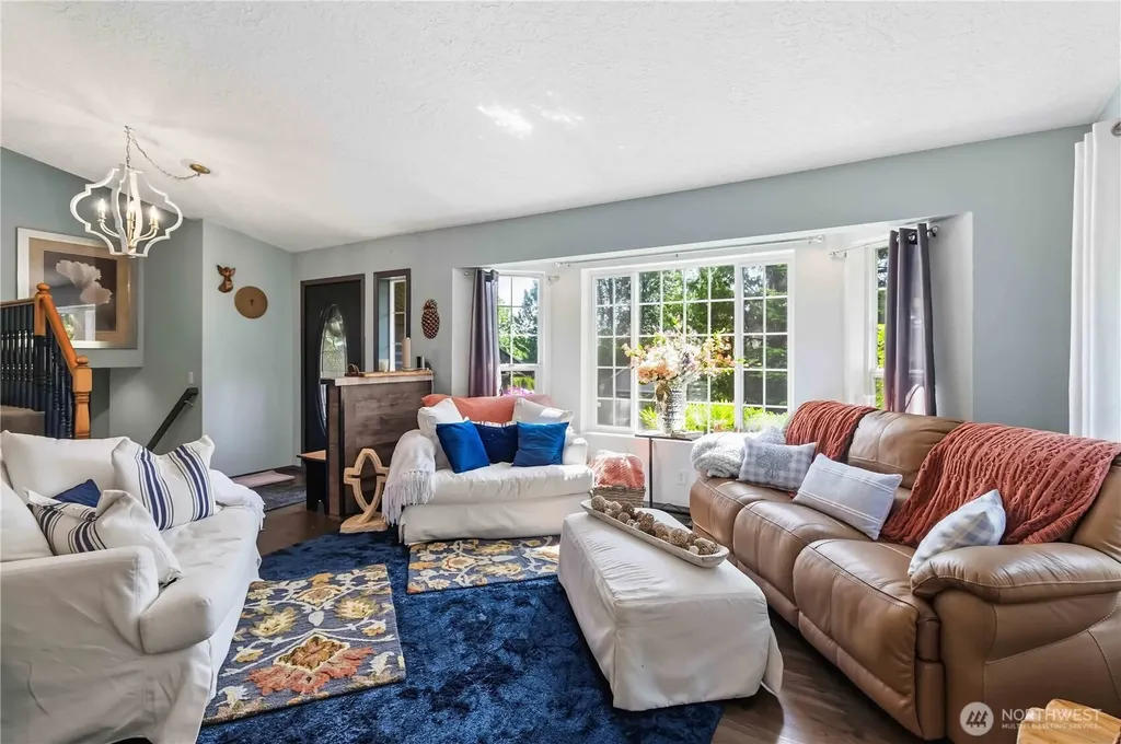 209 W Beacon Hill Drive Longview WA 98632