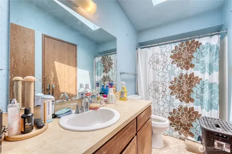 5906 S Verde Street Tacoma WA 98409