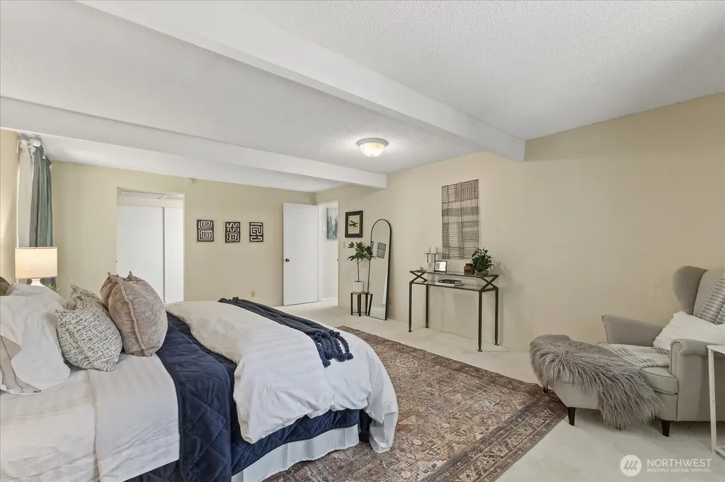 2006 245th Avenue SE Sammamish WA 98075