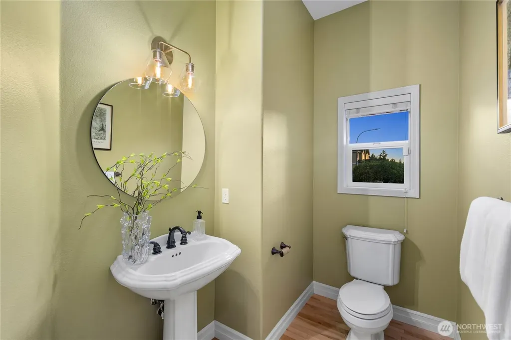 4227 NE 27th Place Renton WA 98059