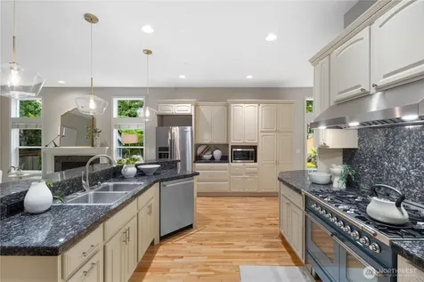 4227 NE 27th Place Renton WA 98059