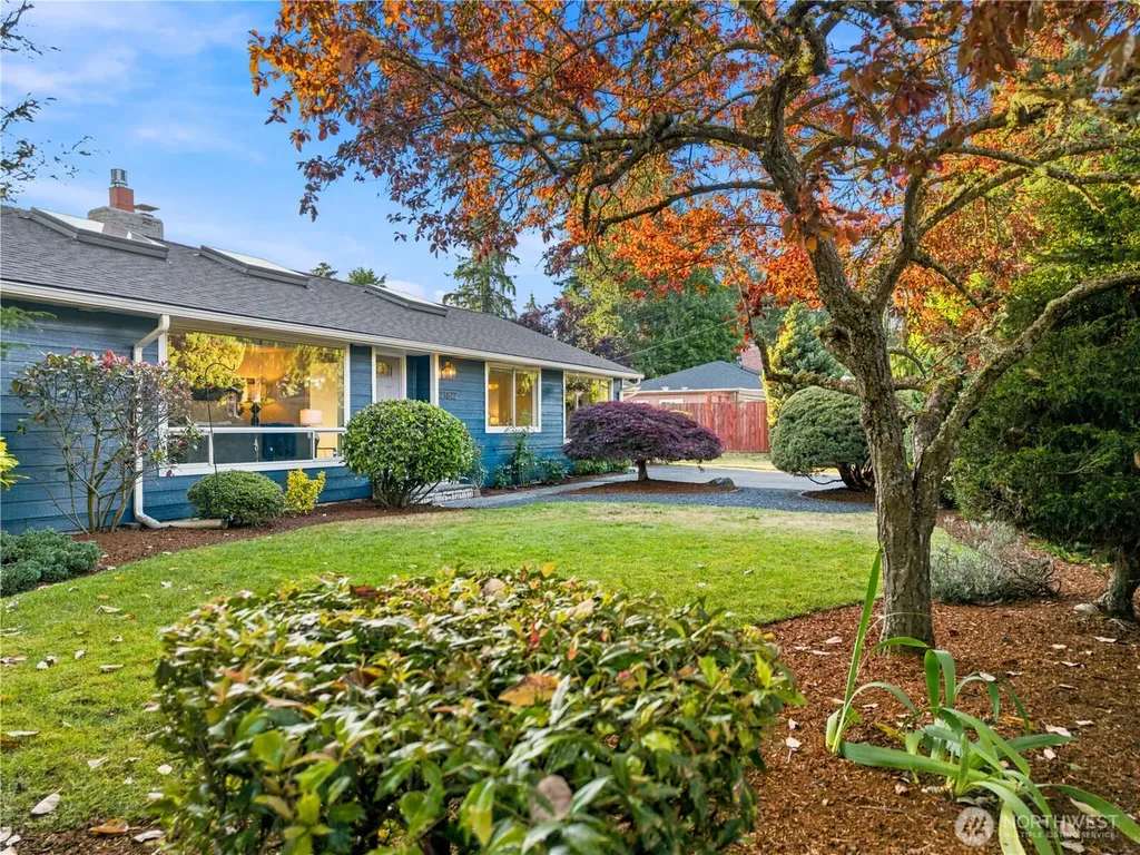 21822 92nd Avenue W Edmonds WA 98020
