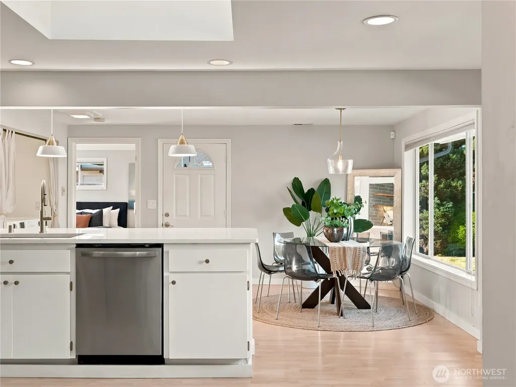 21822 92nd Avenue W Edmonds WA 98020