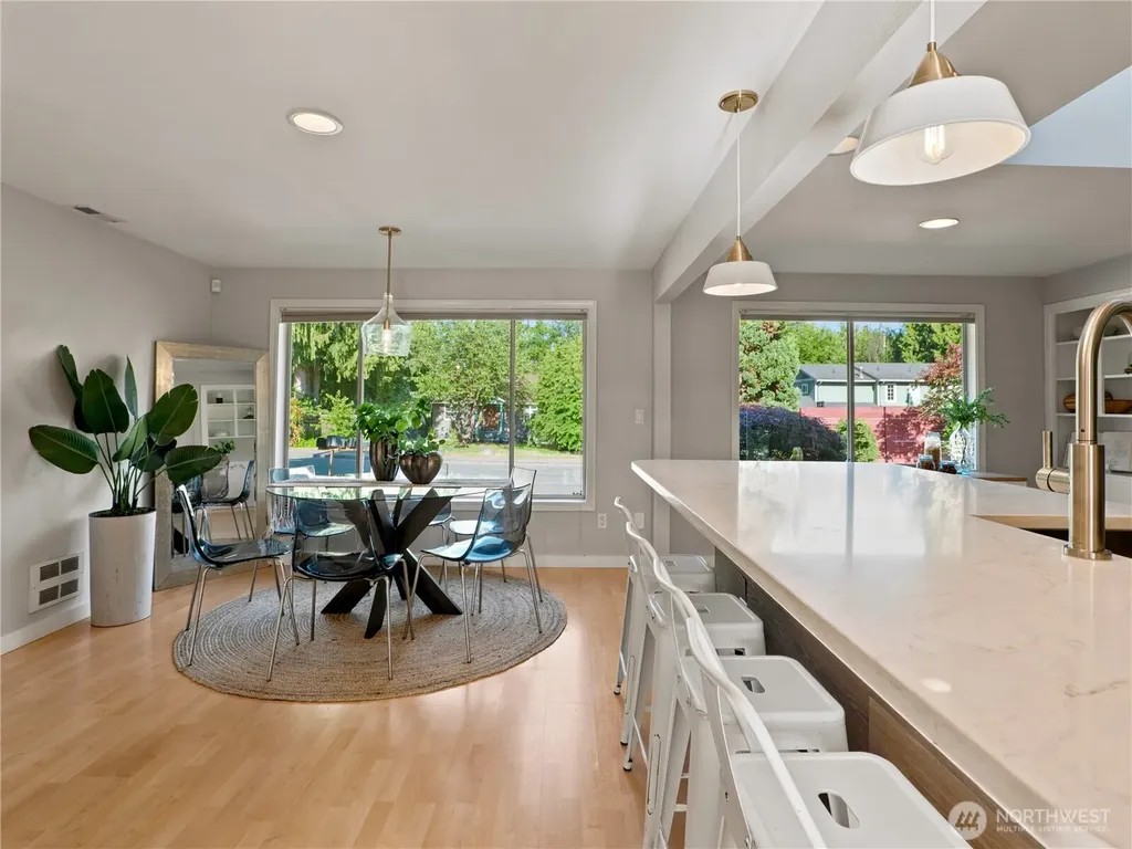 21822 92nd Avenue W Edmonds WA 98020