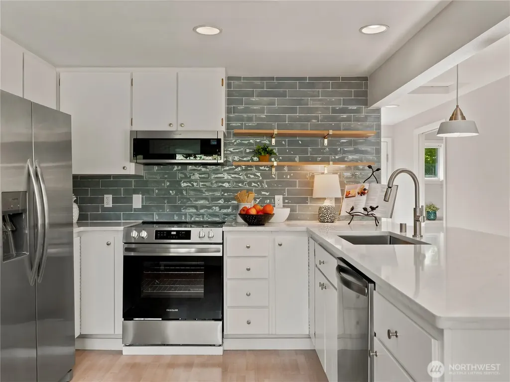 21822 92nd Avenue W Edmonds WA 98020