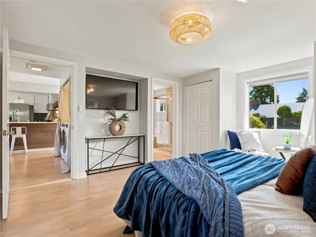 21822 92nd Avenue W Edmonds WA 98020