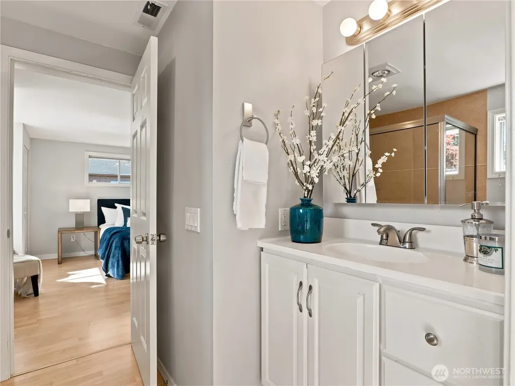 21822 92nd Avenue W Edmonds WA 98020