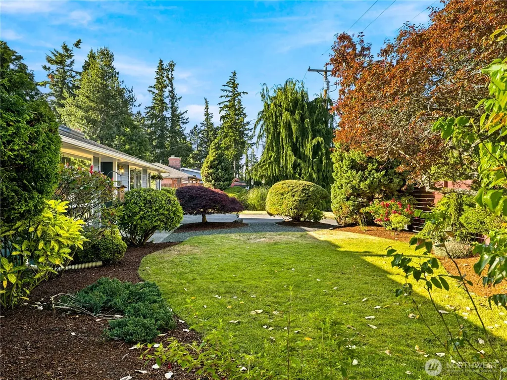 21822 92nd Avenue W Edmonds WA 98020