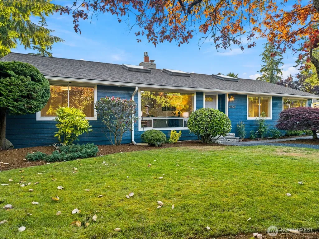 21822 92nd Avenue W Edmonds WA 98020