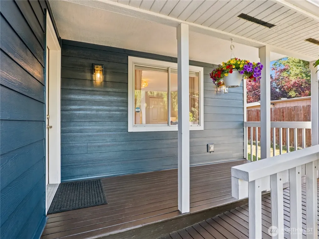 21822 92nd Avenue W Edmonds WA 98020