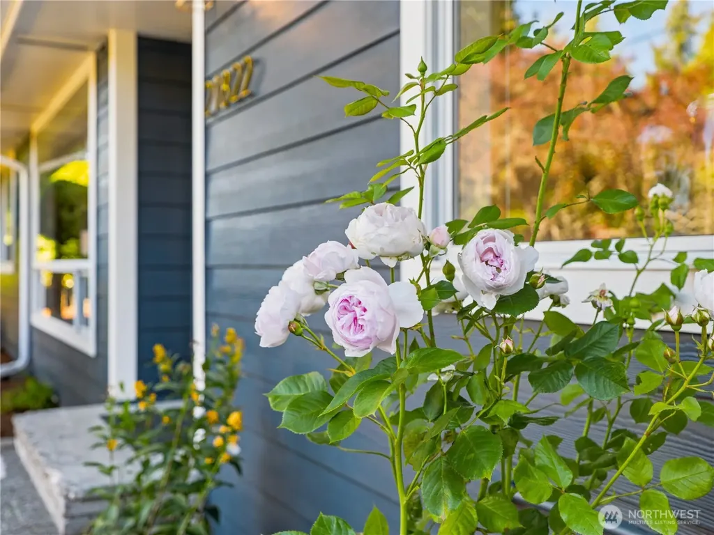 21822 92nd Avenue W Edmonds WA 98020