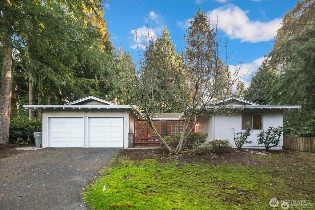12421 NE 65th Place Kirkland WA 98033