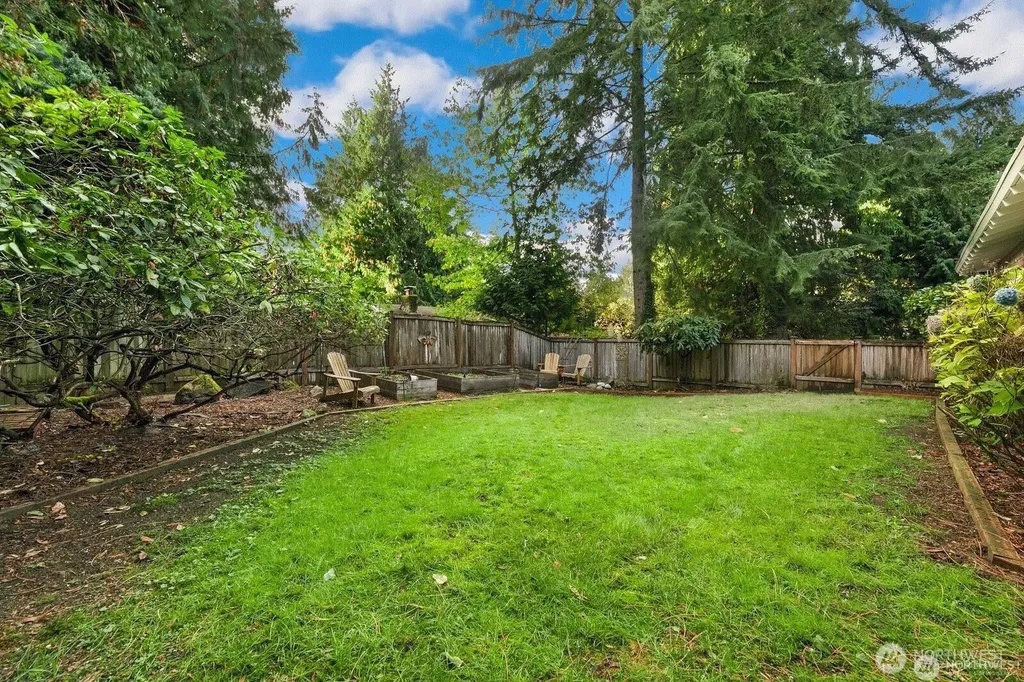 12421 NE 65th Place Kirkland WA 98033