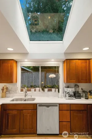 12421 NE 65th Place Kirkland WA 98033