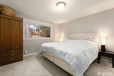 12421 NE 65th Place Kirkland WA 98033