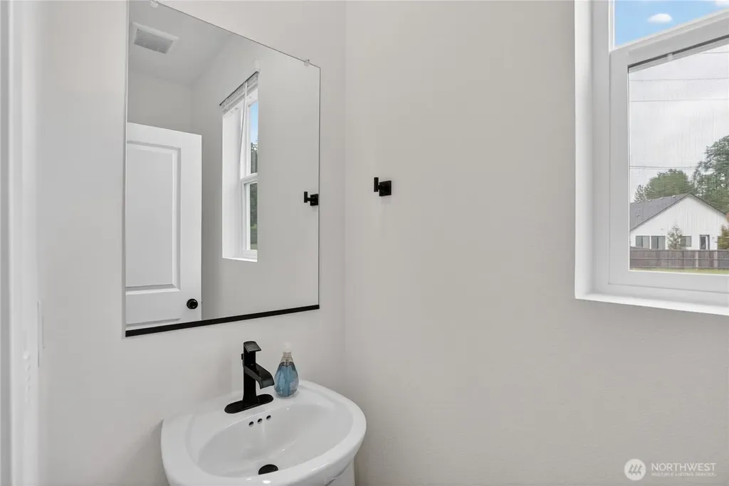 2321 Ash Woodland WA 98674