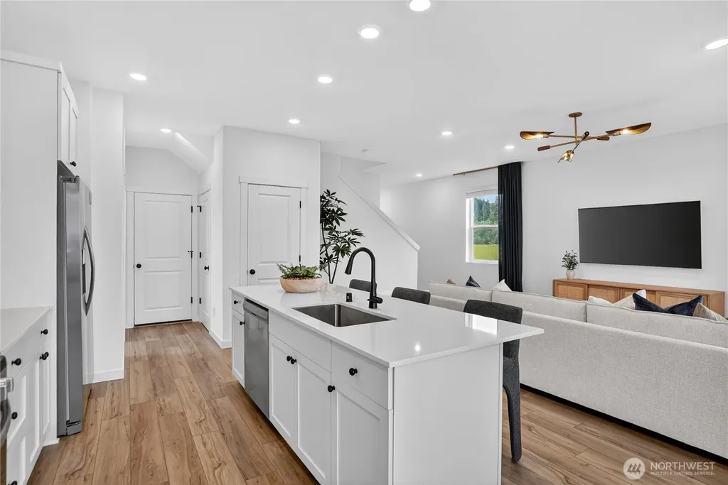 2321 Ash Woodland WA 98674