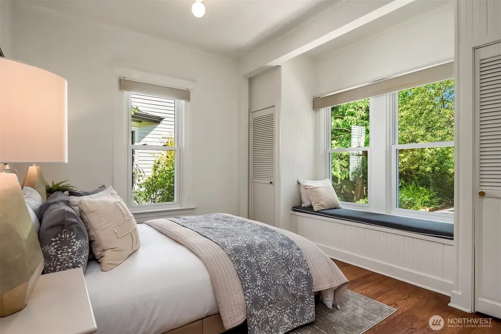 830 NE 59th Street Seattle WA 98105