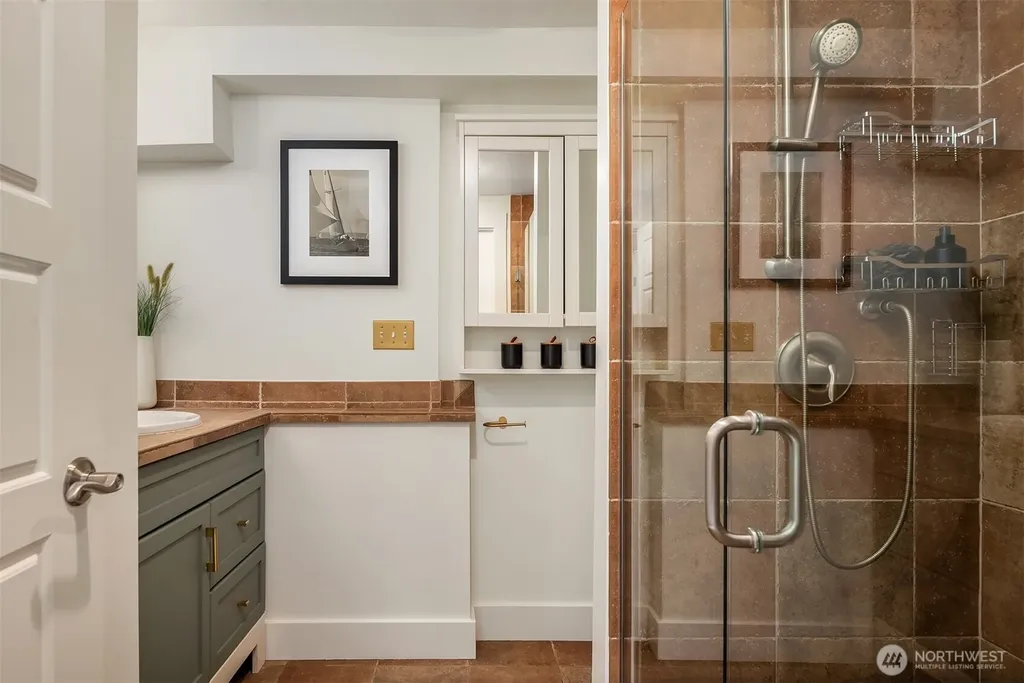 830 NE 59th Street Seattle WA 98105