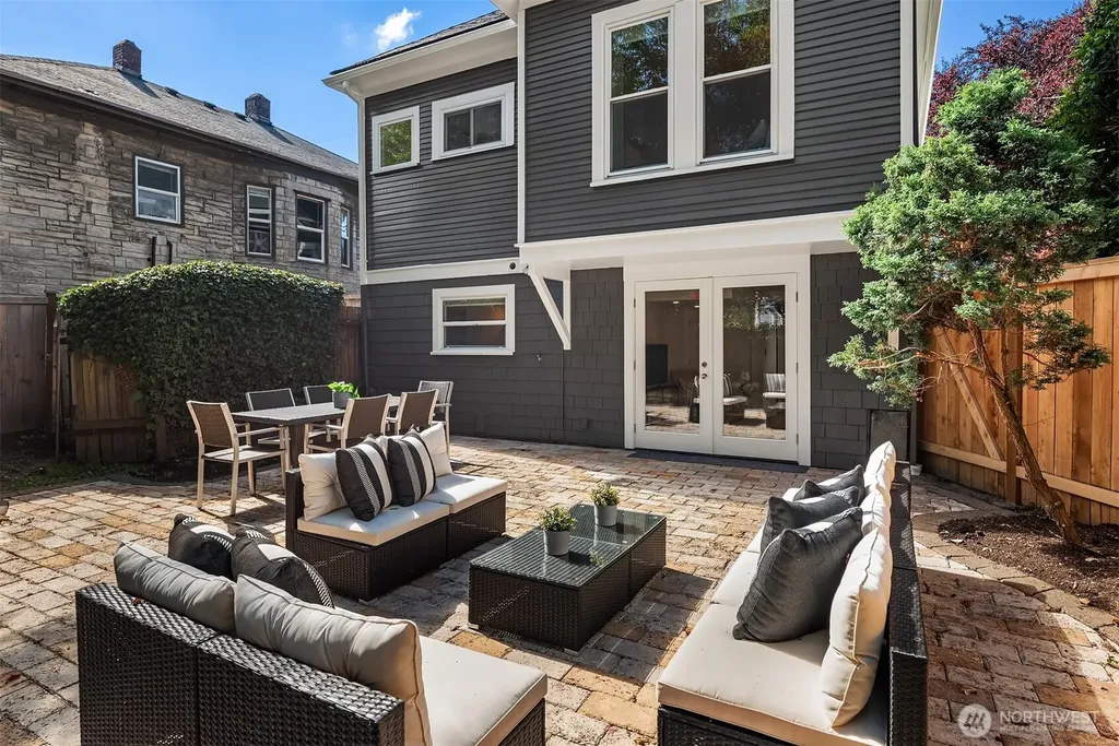 830 NE 59th Street Seattle WA 98105
