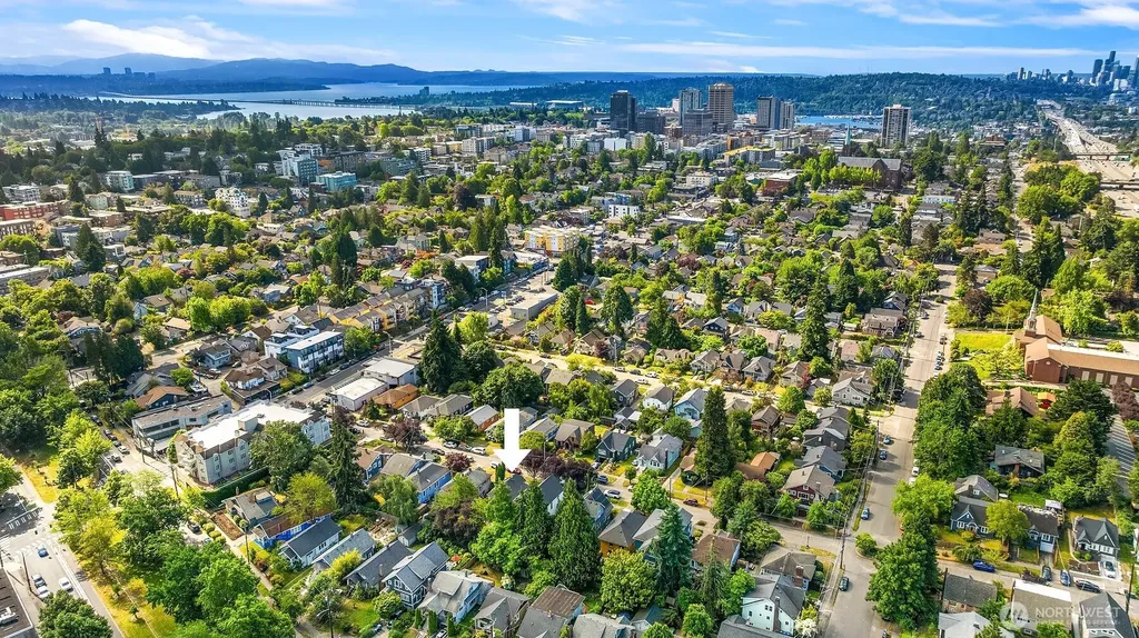 830 NE 59th Street Seattle WA 98105