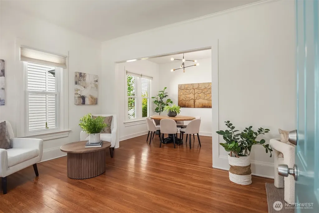830 NE 59th Street Seattle WA 98105