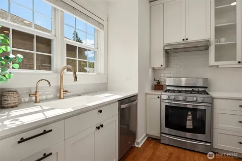 830 NE 59th Street Seattle WA 98105