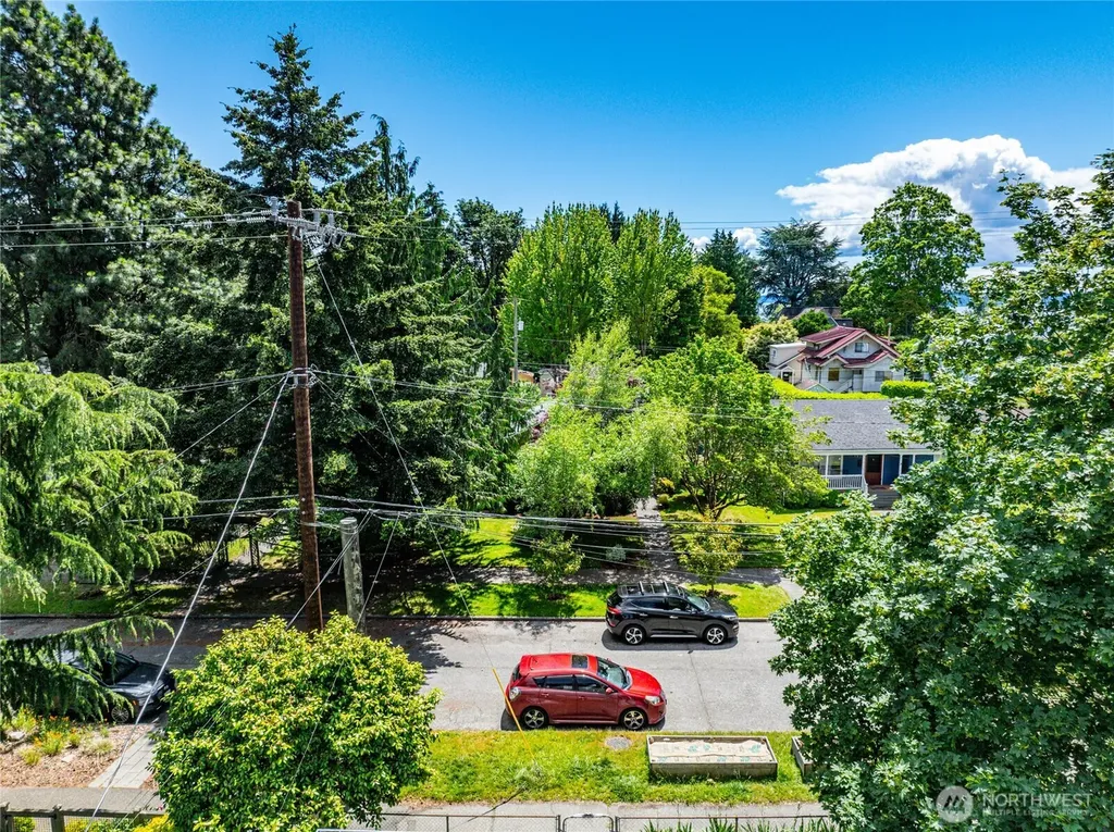 5050 50th Avenue SW Seattle WA 98136