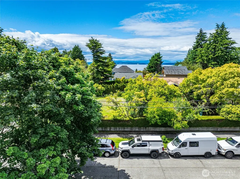 5050 50th Avenue SW Seattle WA 98136
