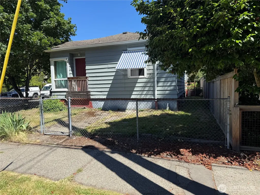 5050 50th Avenue SW Seattle WA 98136
