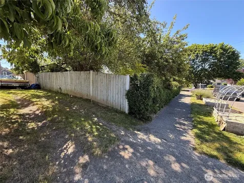 5050 50th Avenue SW Seattle WA 98136