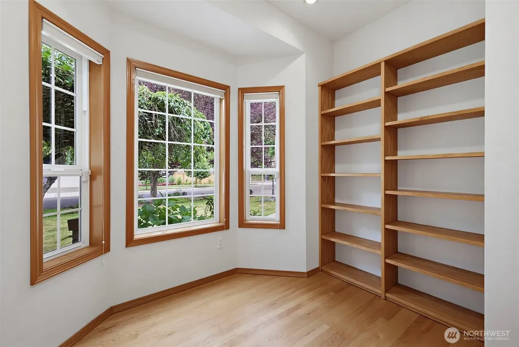 32704 110th Avenue SE Auburn WA 98092