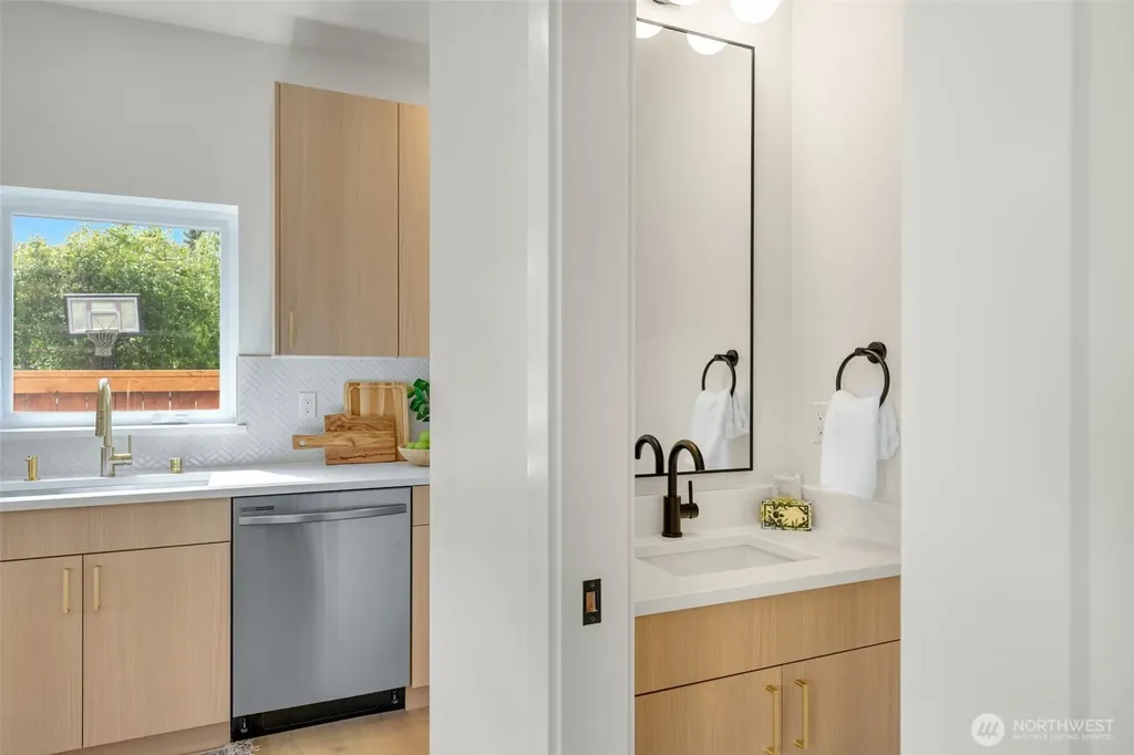 10053 8th Avenue NW Seattle WA 98177