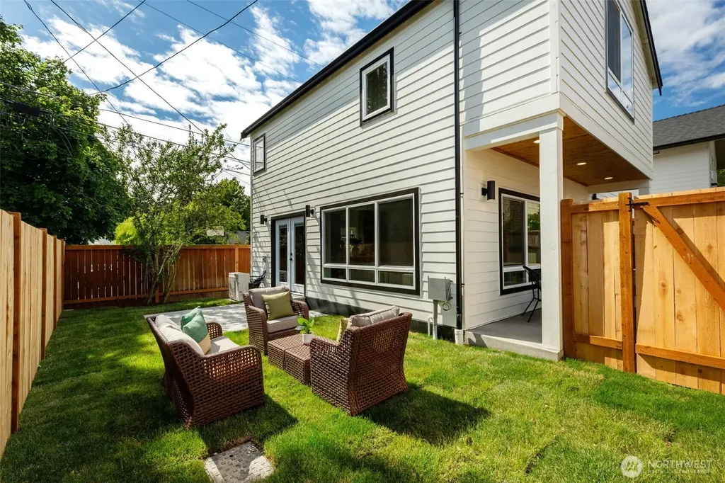 10053 8th Avenue NW Seattle WA 98177