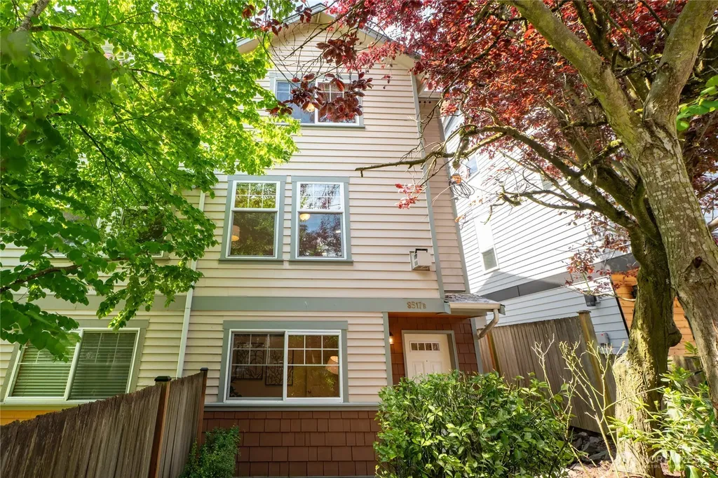 8517 Stone Avenue N Seattle WA 98103