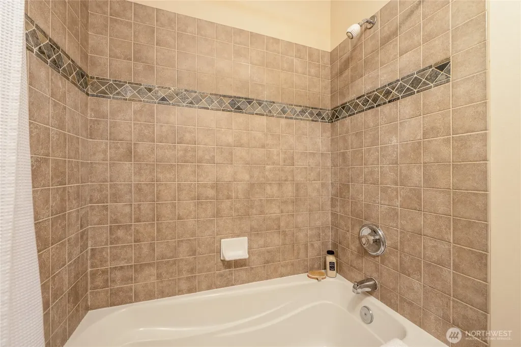 8517 Stone Avenue N Seattle WA 98103