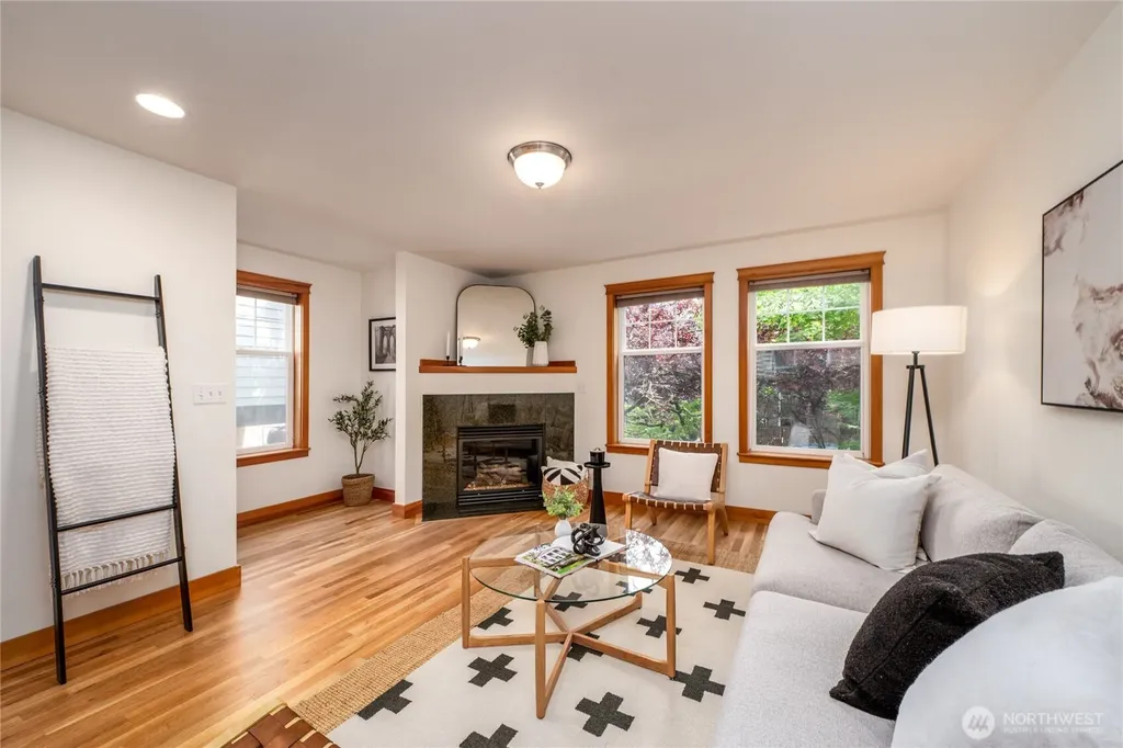 8517 Stone Avenue N Seattle WA 98103