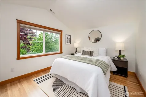 8517 Stone Avenue N Seattle WA 98103