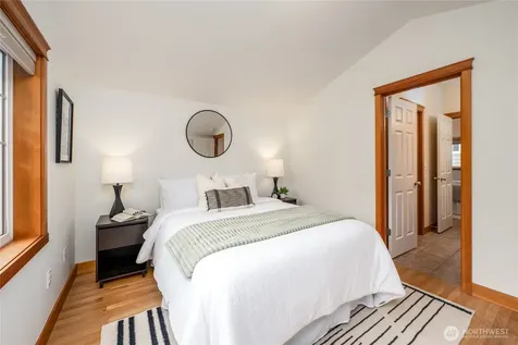8517 Stone Avenue N Seattle WA 98103