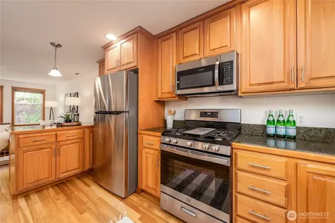 8517 Stone Avenue N Seattle WA 98103