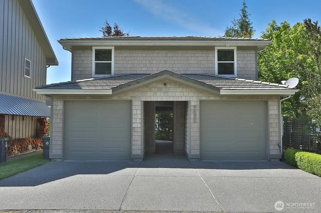 7532 Maxwelton Beach Lane Clinton WA 98236
