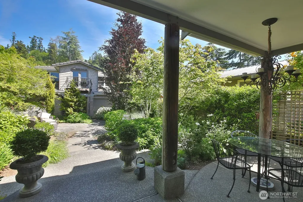 7532 Maxwelton Beach Lane Clinton WA 98236