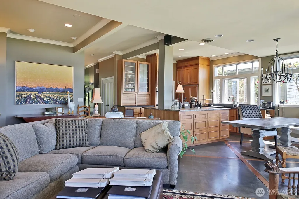 7532 Maxwelton Beach Lane Clinton WA 98236