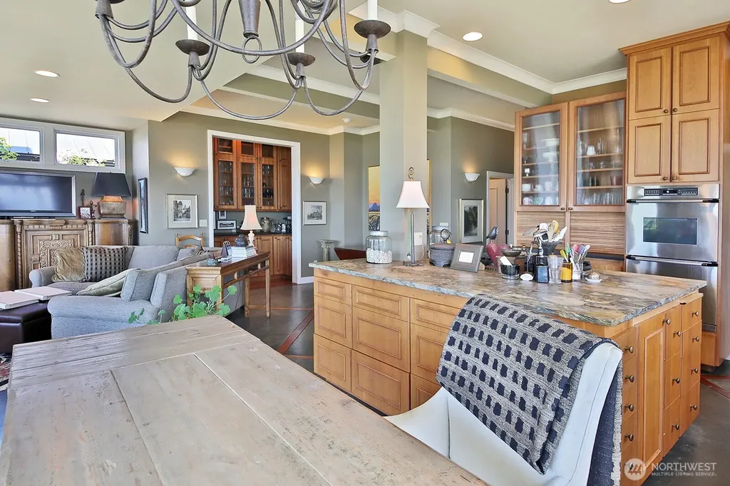 7532 Maxwelton Beach Lane Clinton WA 98236