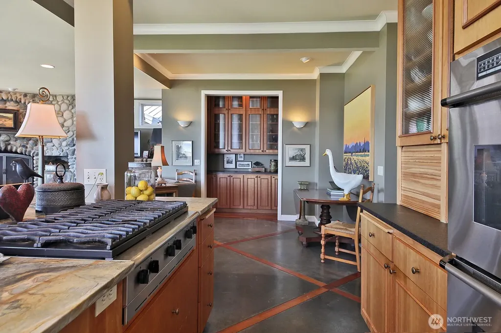 7532 Maxwelton Beach Lane Clinton WA 98236