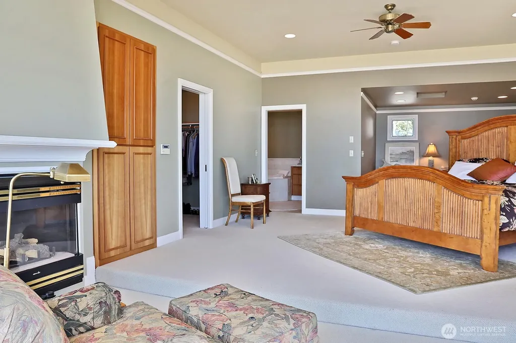 7532 Maxwelton Beach Lane Clinton WA 98236
