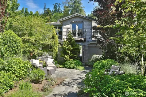 7532 Maxwelton Beach Lane Clinton WA 98236