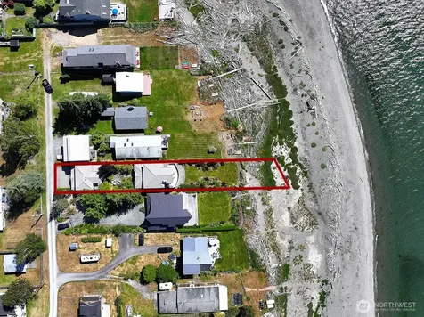 7532 Maxwelton Beach Lane Clinton WA 98236