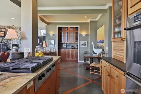 7532 Maxwelton Beach Lane Clinton WA 98236