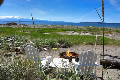 7532 Maxwelton Beach Lane Clinton WA 98236